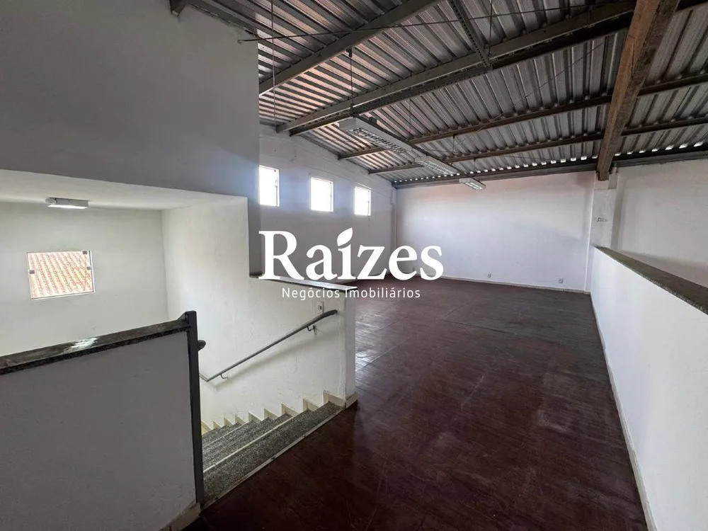 Depósito-Galpão, 245 m² - Foto 1