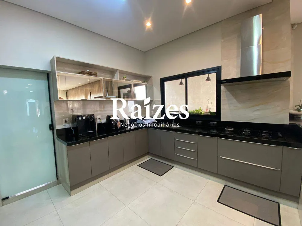 Casa, 3 quartos, 275 m² - Foto 1
