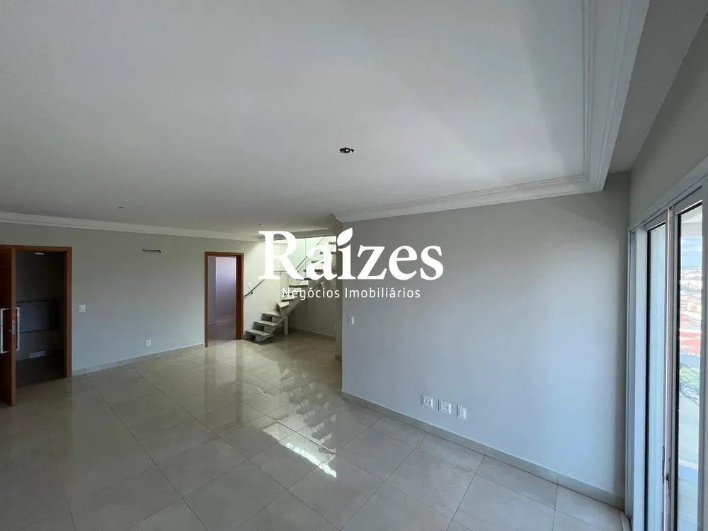 Apartamento, 3 quartos, 200 m² - Foto 2