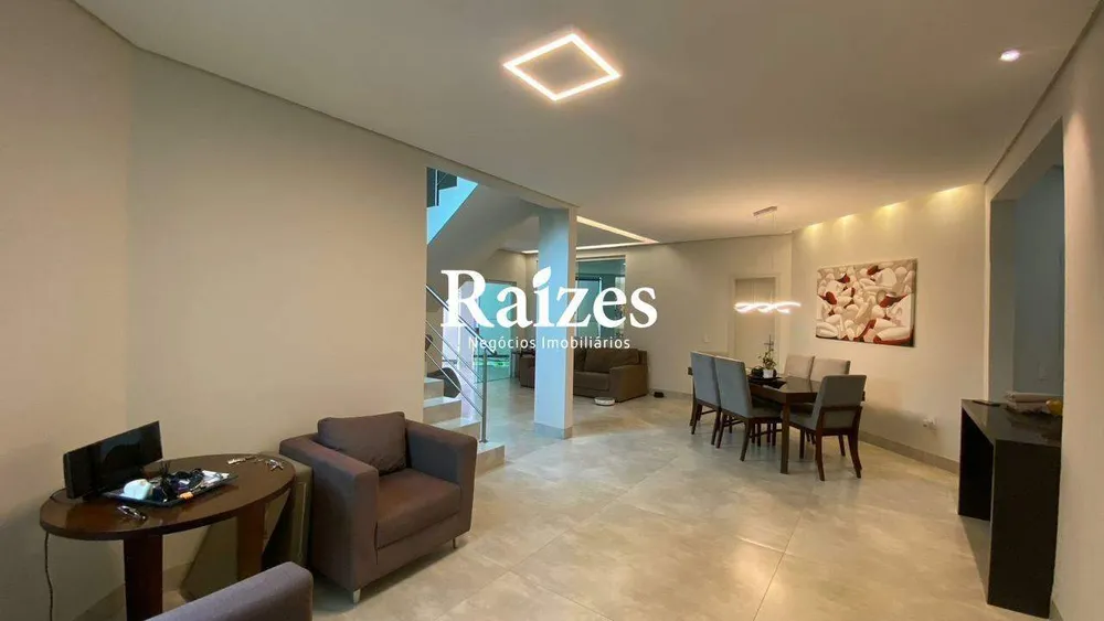 Casa, 3 quartos, 300 m² - Foto 2