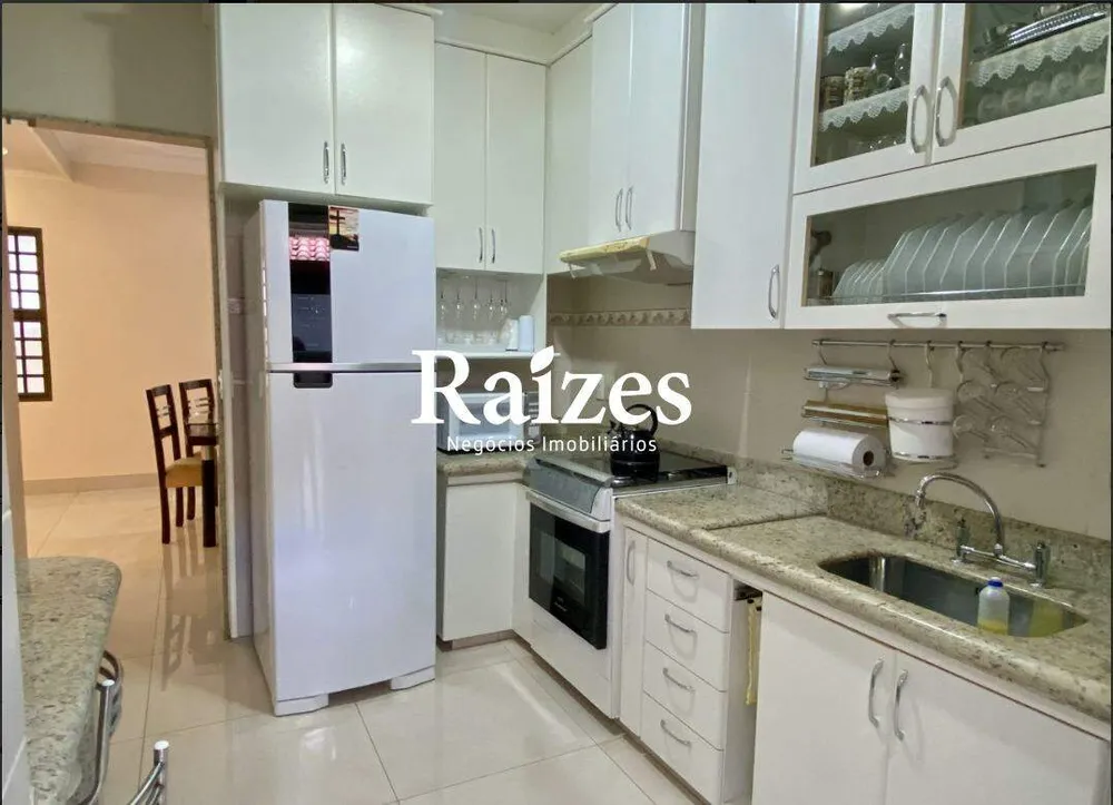 Casa, 3 quartos, 178 m² - Foto 1