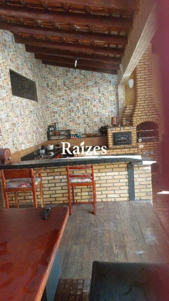 Casa, 3 quartos, 250 m² - Foto 1
