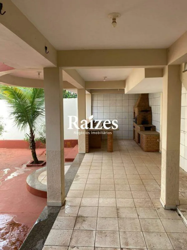 Casa, 5 quartos, 273 m² - Foto 3