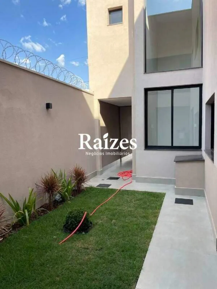 Casa, 3 quartos, 176 m² - Foto 2