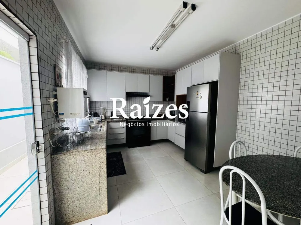 Casa, 4 quartos, 280 m² - Foto 4