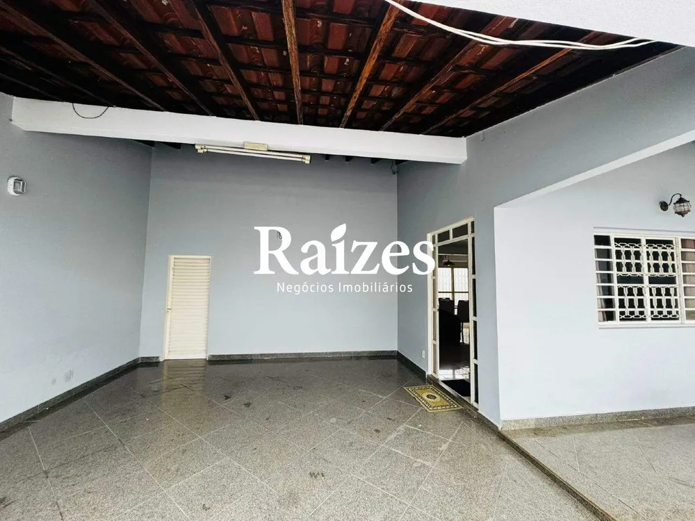 Casa, 4 quartos, 280 m² - Foto 1