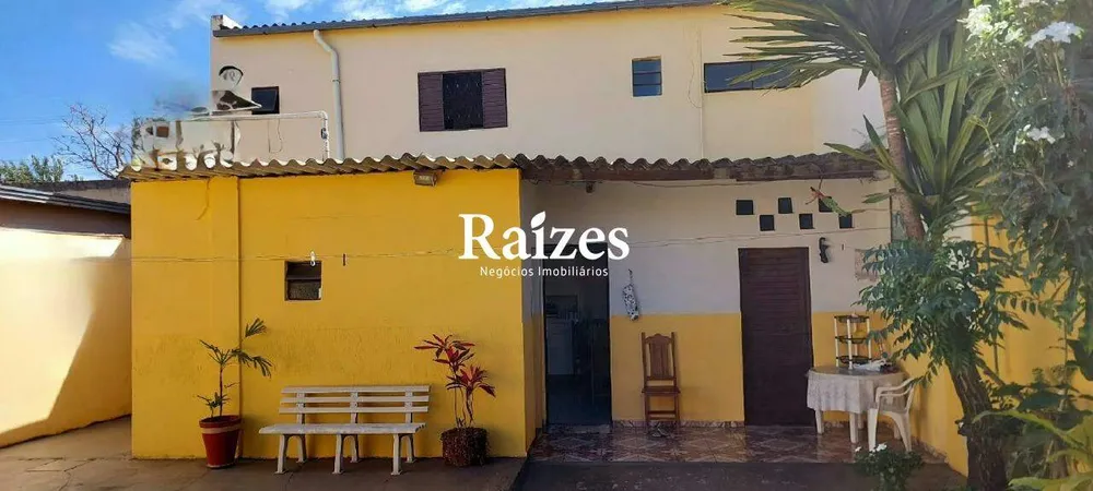 Casa, 4 quartos, 225 m² - Foto 1