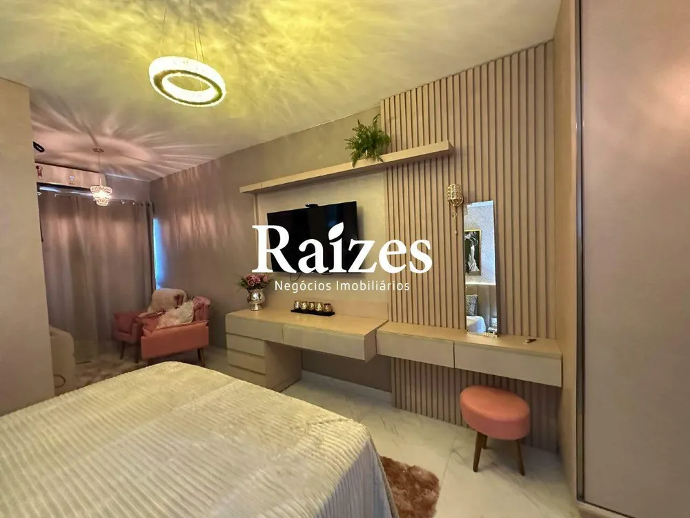 Casa, 5 quartos, 270 m² - Foto 1