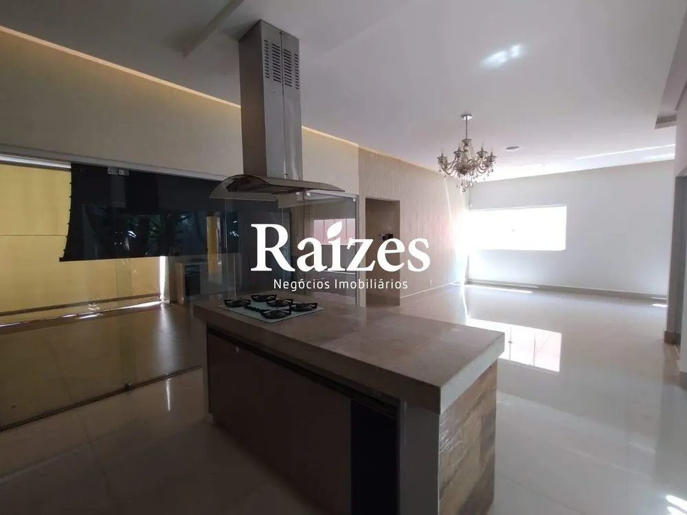 Casa, 3 quartos, 270 m² - Foto 1