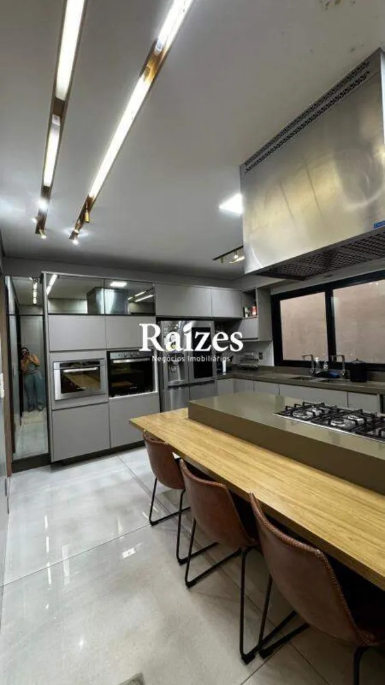 Casa, 4 quartos, 327 m² - Foto 2