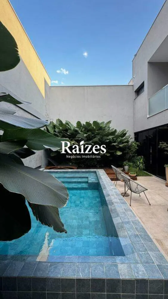 Casa, 4 quartos, 327 m² - Foto 1