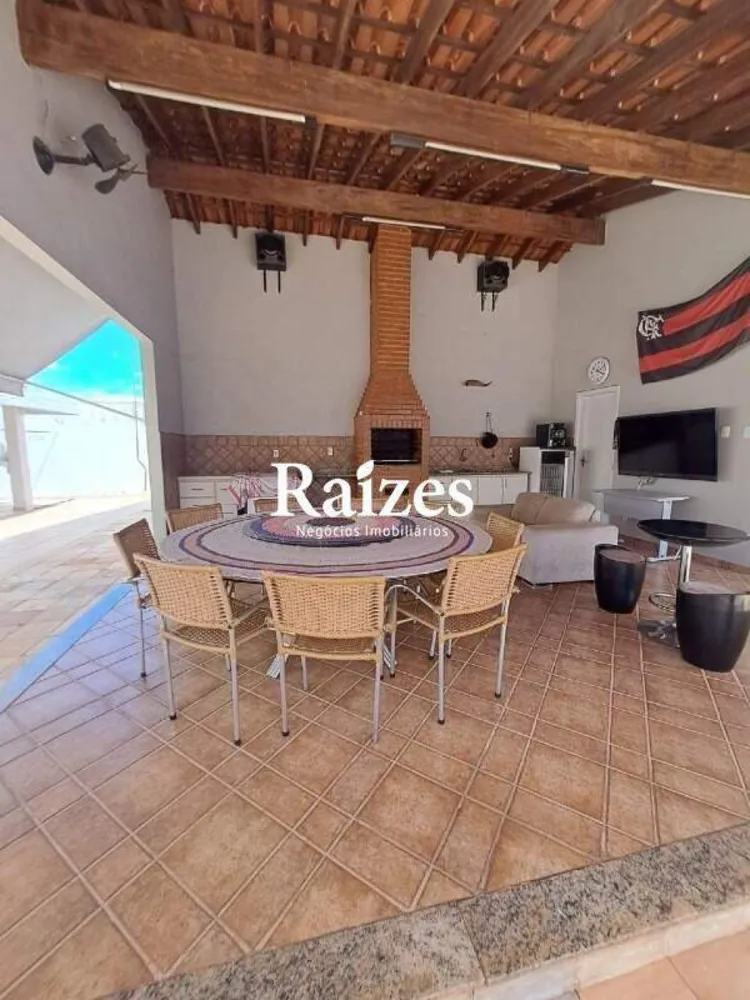 Casa, 2 quartos, 320 m² - Foto 1