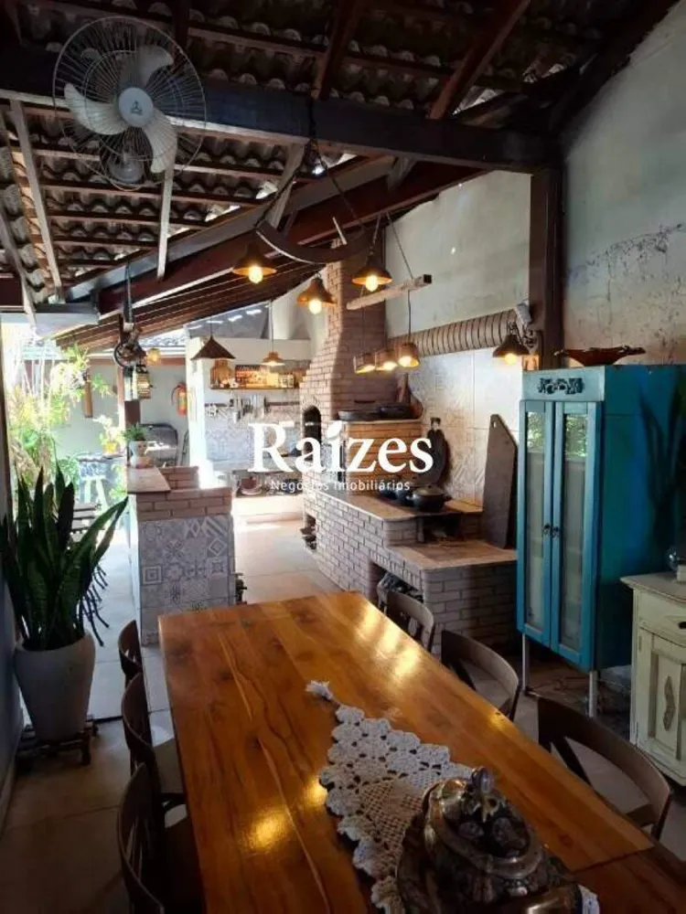 Casa, 3 quartos, 300 m² - Foto 2