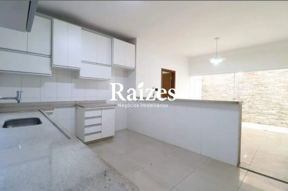 Casa, 3 quartos, 180 m² - Foto 1
