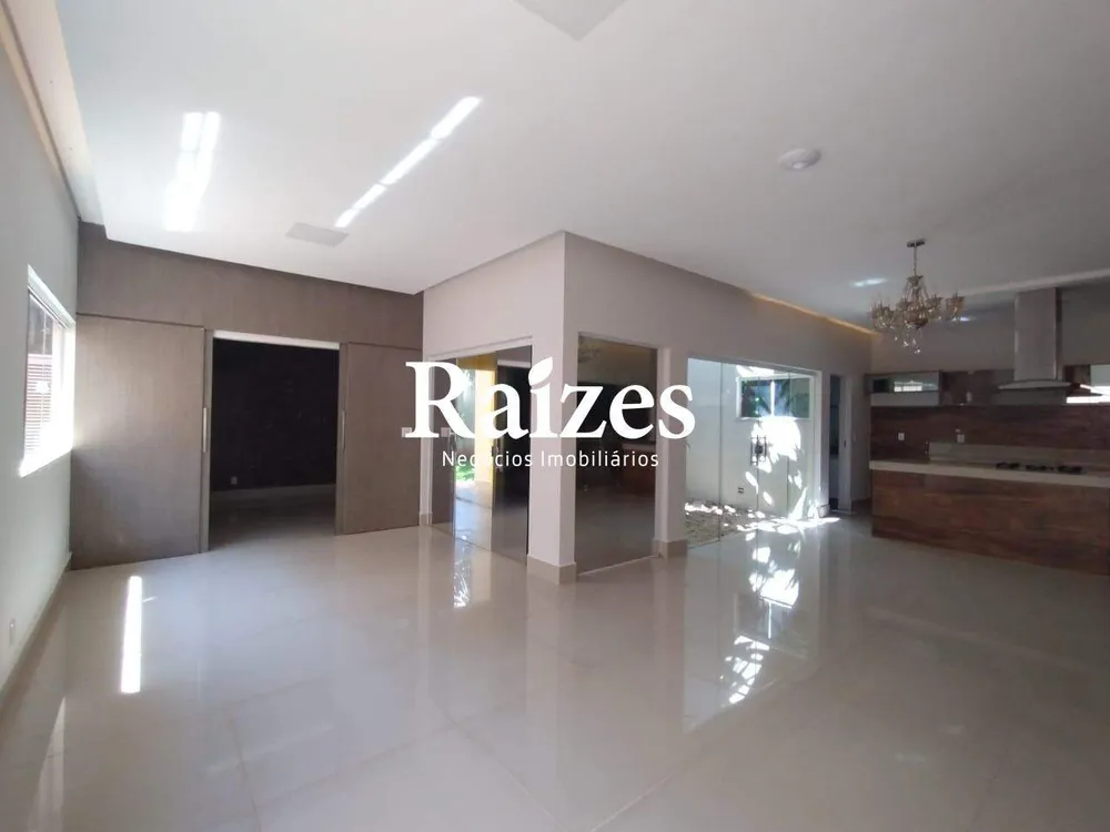 Casa, 3 quartos, 270 m² - Foto 2