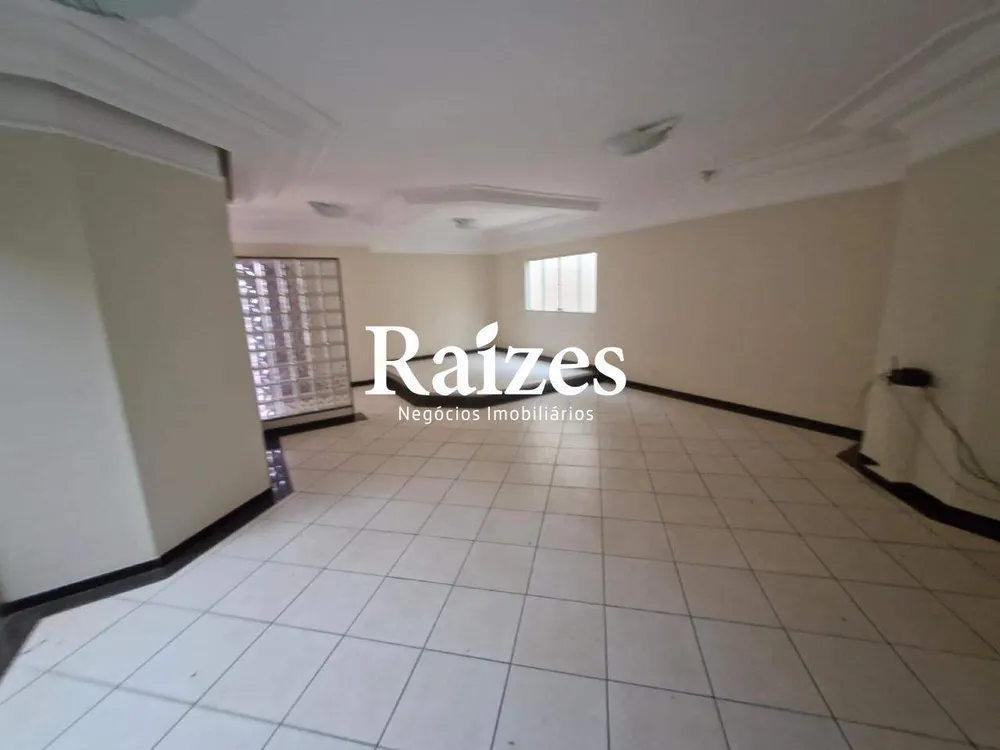 Casa, 4 quartos, 220 m² - Foto 1