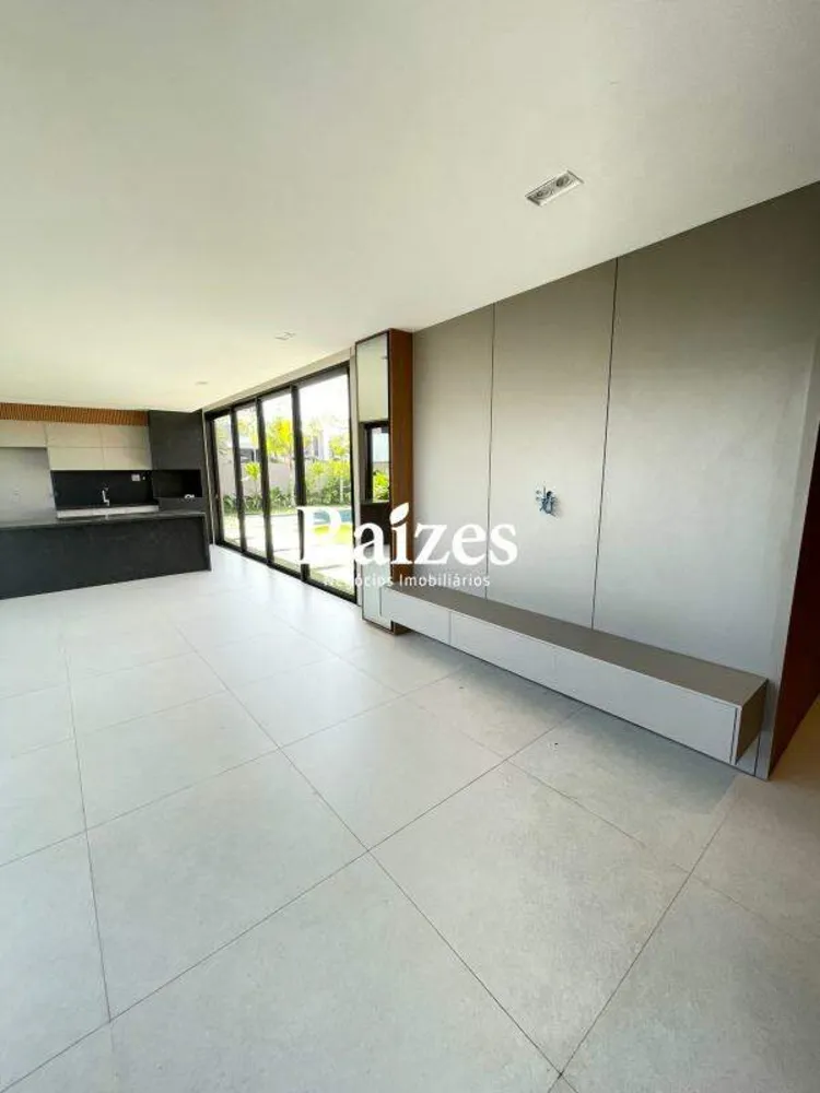 Casa, 4 quartos, 255 m² - Foto 1