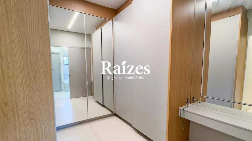 Casa, 4 quartos, 236 m² - Foto 2