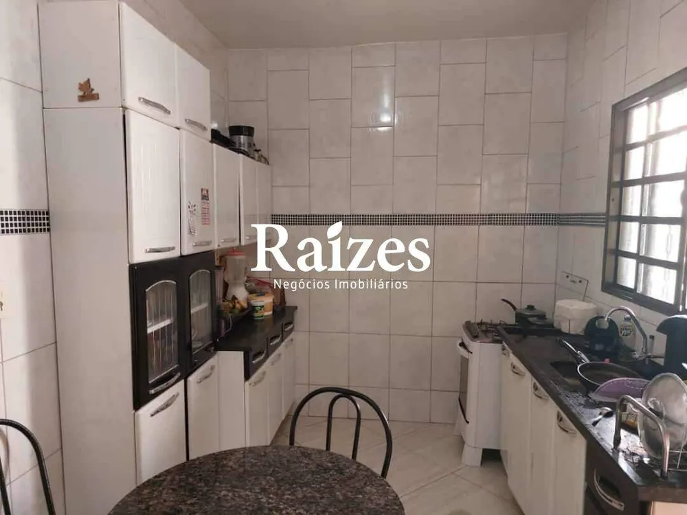 Casa, 5 quartos, 225 m² - Foto 4
