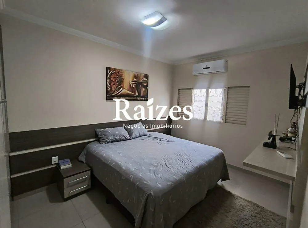 Casa, 3 quartos, 235 m² - Foto 3