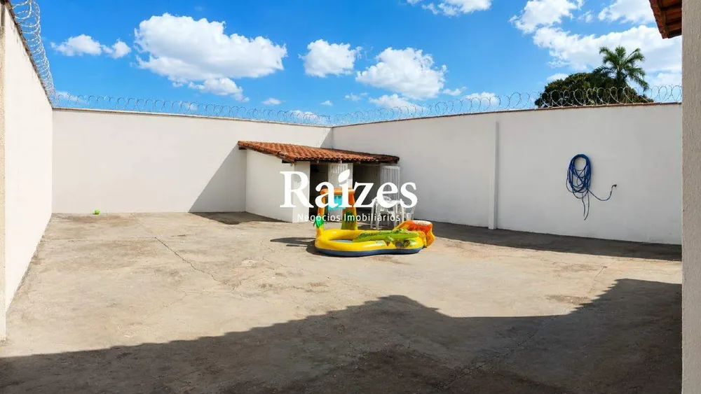 Casa, 3 quartos, 250 m² - Foto 1