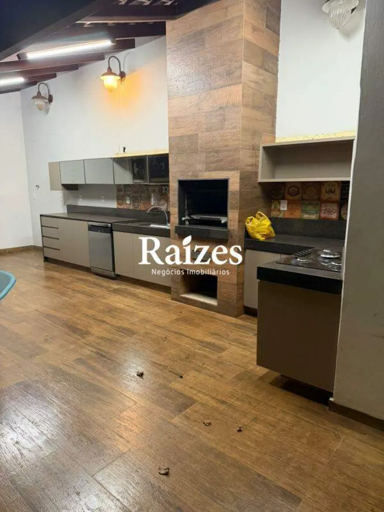 Casa, 3 quartos, 286 m² - Foto 1