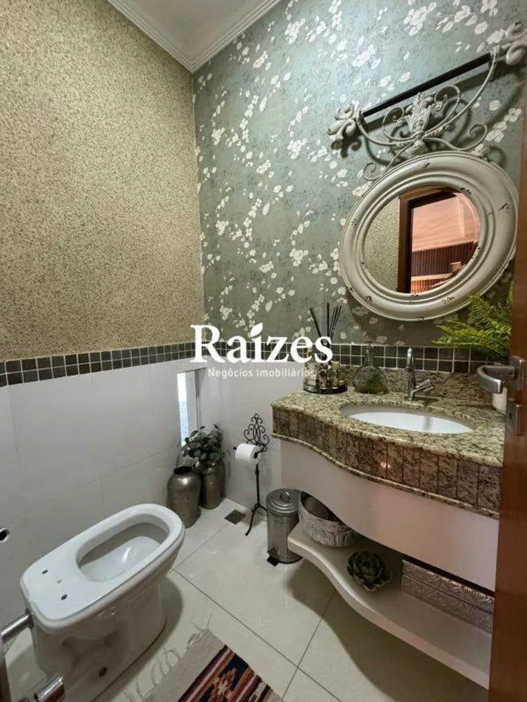 Casa, 3 quartos, 286 m² - Foto 2