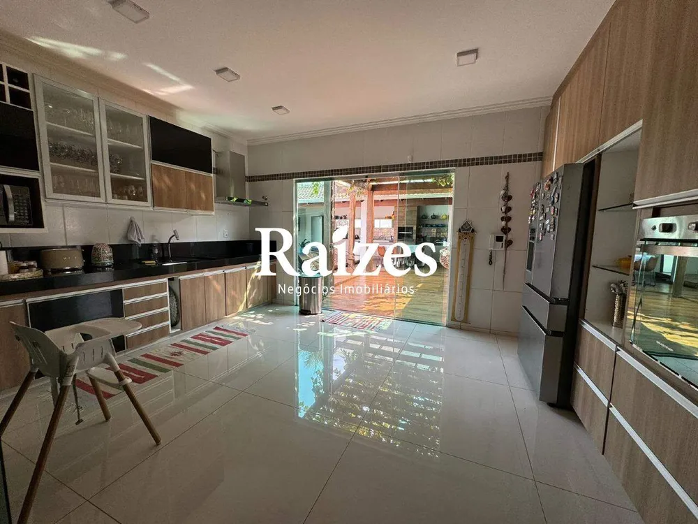 Casa, 3 quartos, 286 m² - Foto 4