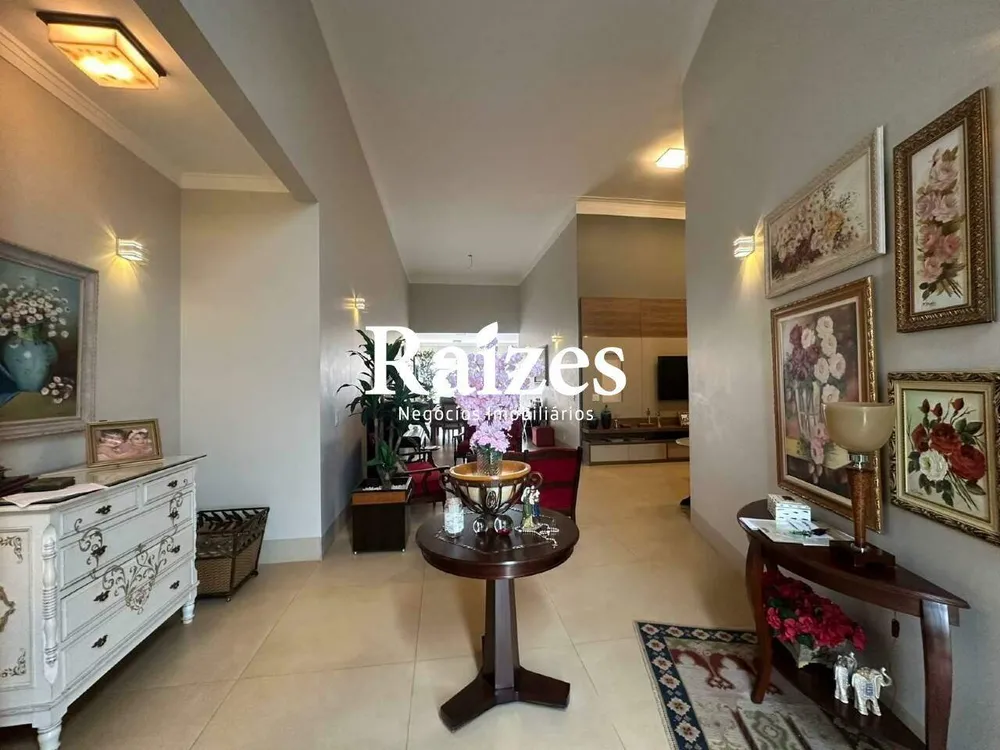 Casa, 3 quartos, 302 m² - Foto 1