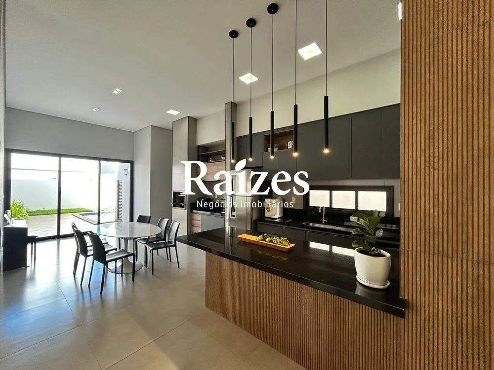 Casa, 4 quartos, 185 m² - Foto 1