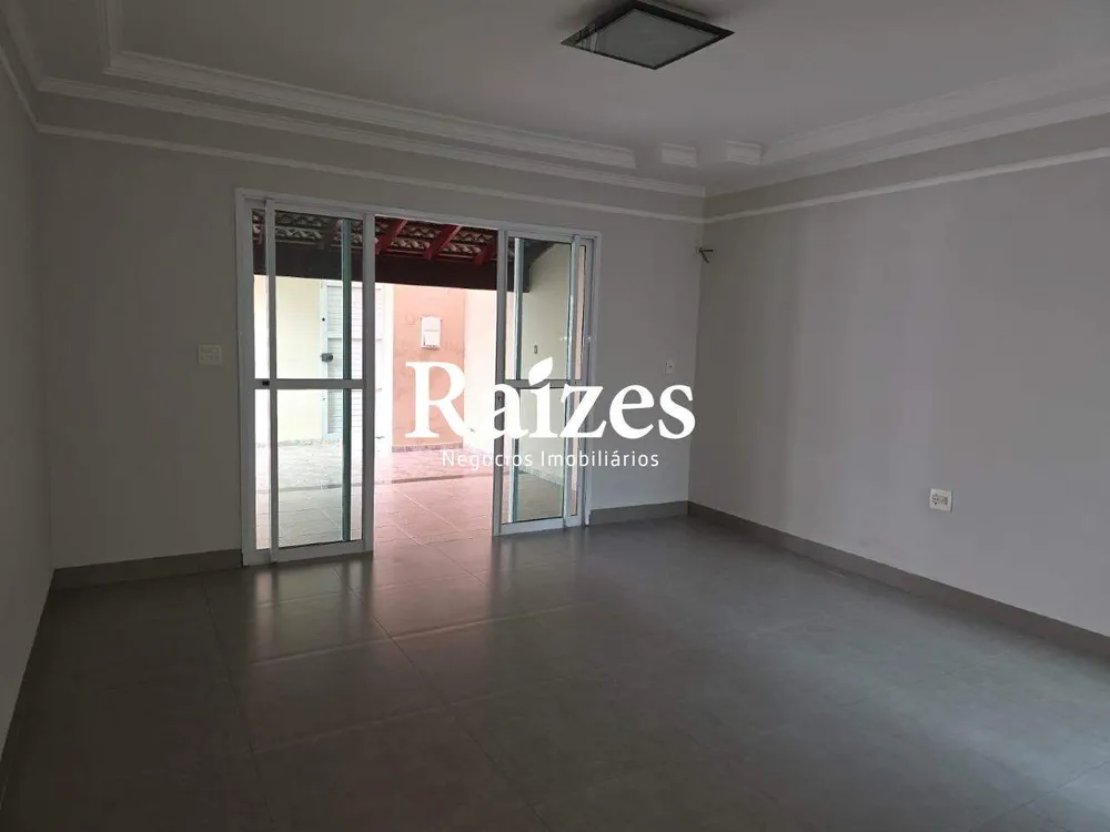 Casa, 3 quartos, 250 m² - Foto 1