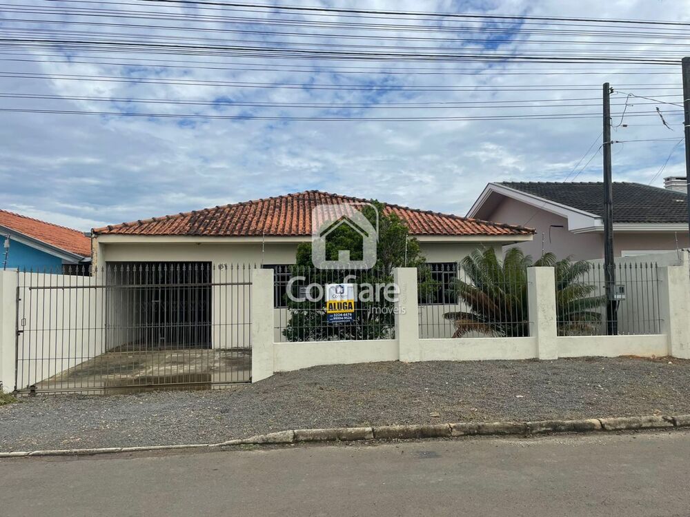 Casa à venda e aluguel com 3 quartos, 100m² - Foto 1