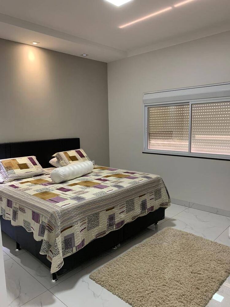 Apartamento à venda e aluguel com 2 quartos, 700m² - Foto 1