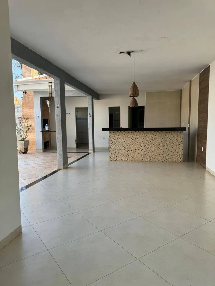 Casa, 3 quartos, 187 m² - Foto 2