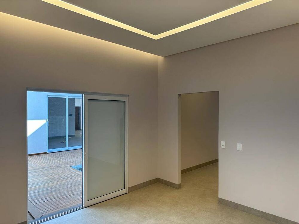 Casa à venda com 3 quartos, 330m² - Foto 3
