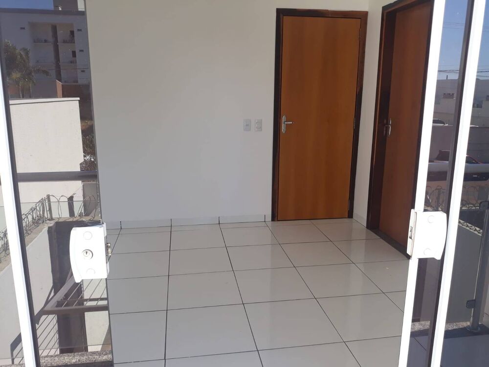 Apartamento à venda com 2 quartos, 300m² - Foto 2