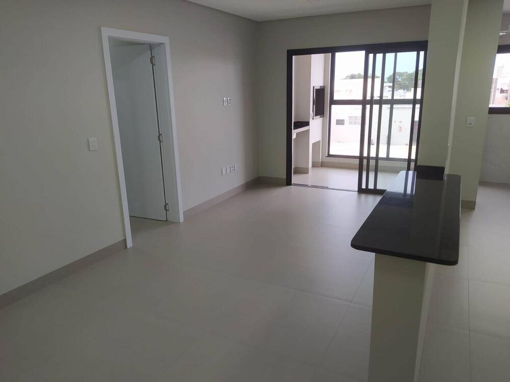 Apartamento à venda com 3 quartos - Foto 2