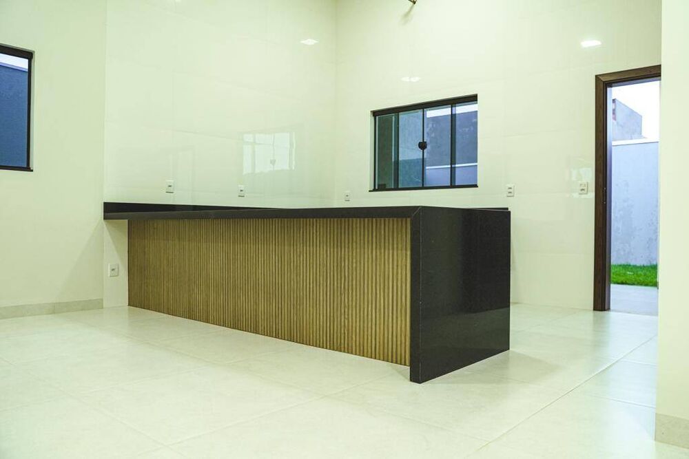 Casa à venda com 3 quartos, 170m² - Foto 1
