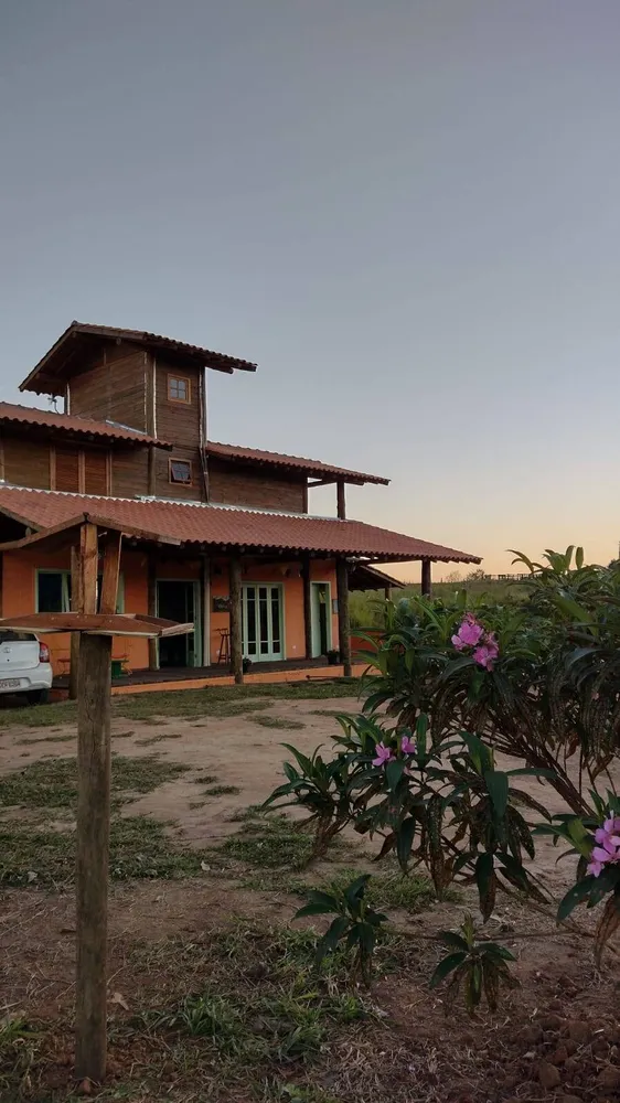 Chácara, 3 quartos, 2100 m² - Foto 1