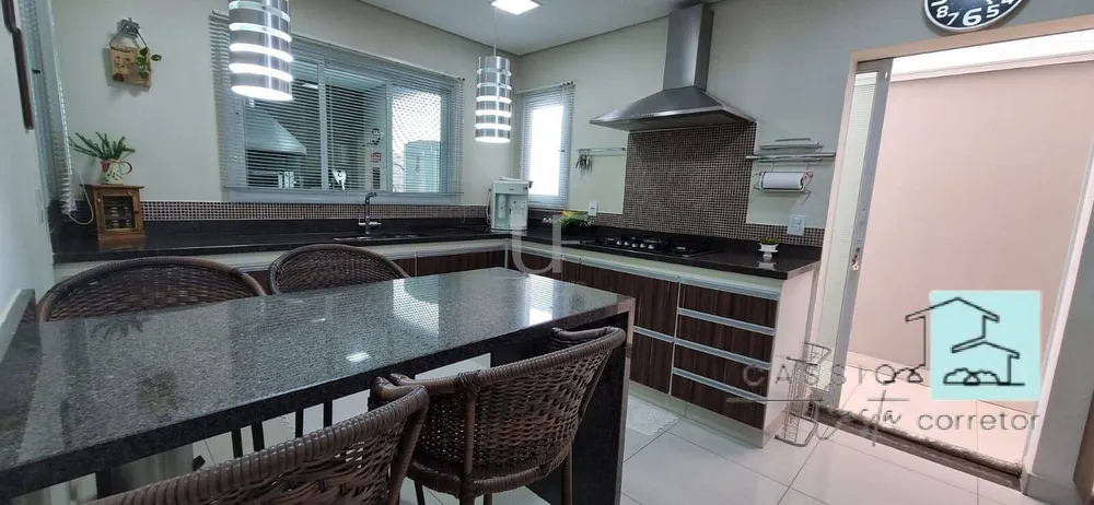 Casa, 4 quartos, 290 m² - Foto 4