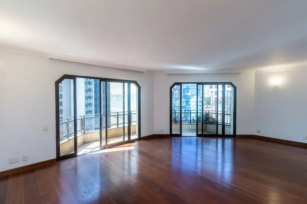 Apartamento para alugar com 3 quartos, 240m² - Foto 5