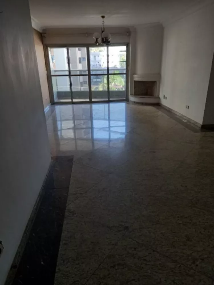 Apartamento à venda com 3 quartos, 134m² - Foto 1