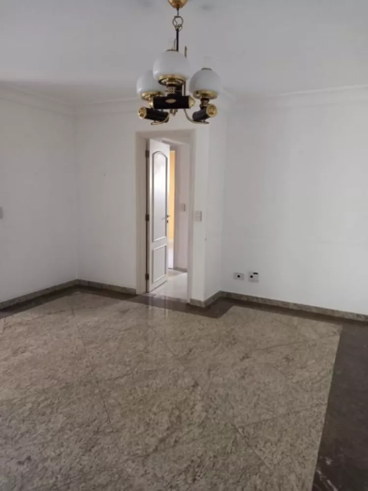 Apartamento à venda com 3 quartos, 134m² - Foto 3