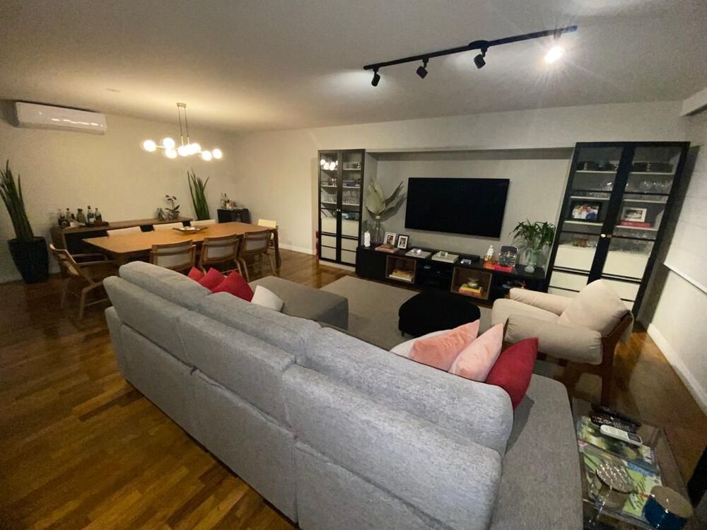 Apartamento à venda com 3 quartos, 167m² - Foto 2