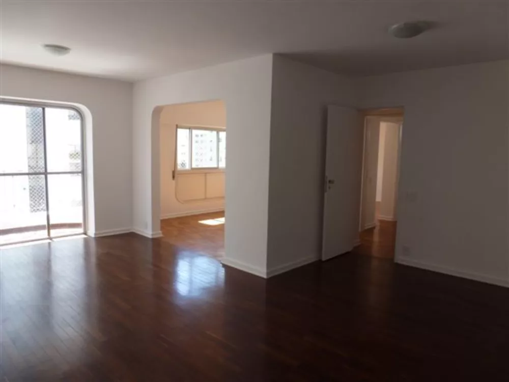 Apartamento para alugar com 3 quartos, 155m² - Foto 1