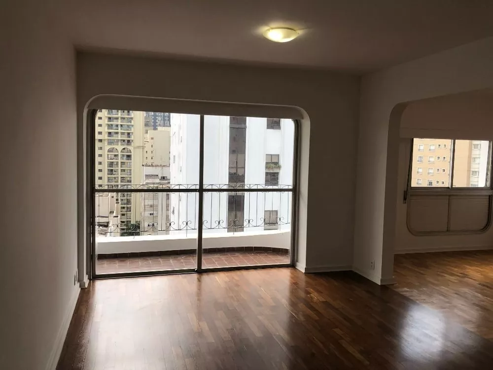 Apartamento para alugar com 3 quartos, 155m² - Foto 2