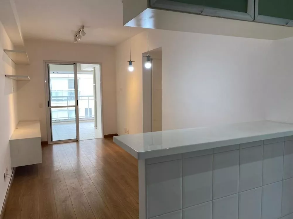 Apartamento à venda com 2 quartos, 75m² - Foto 1