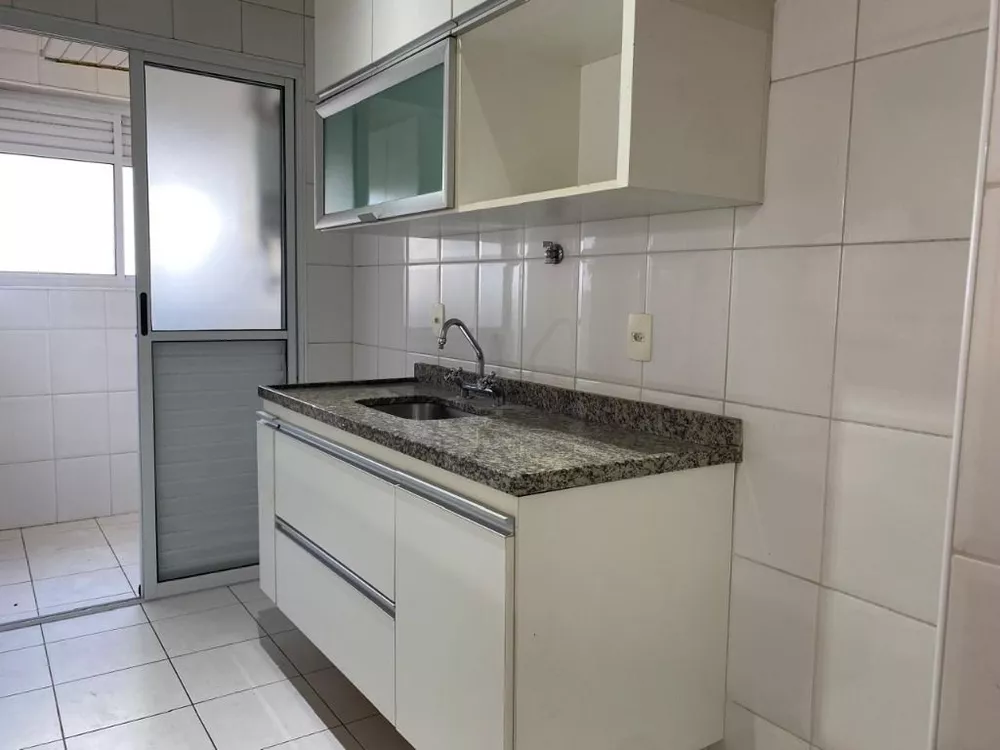 Apartamento à venda com 2 quartos, 75m² - Foto 3