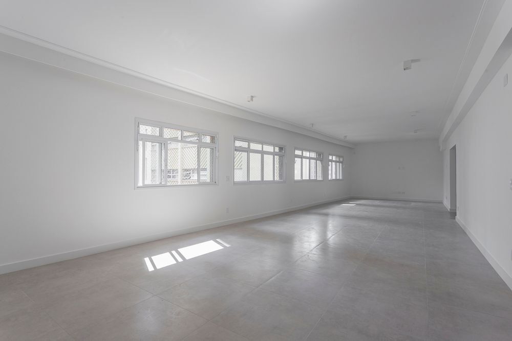 Apartamento à venda e aluguel com 3 quartos, 225m² - Foto 1
