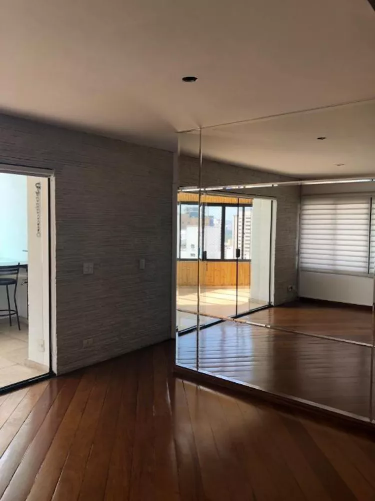 Cobertura à venda com 3 quartos, 210m² - Foto 2